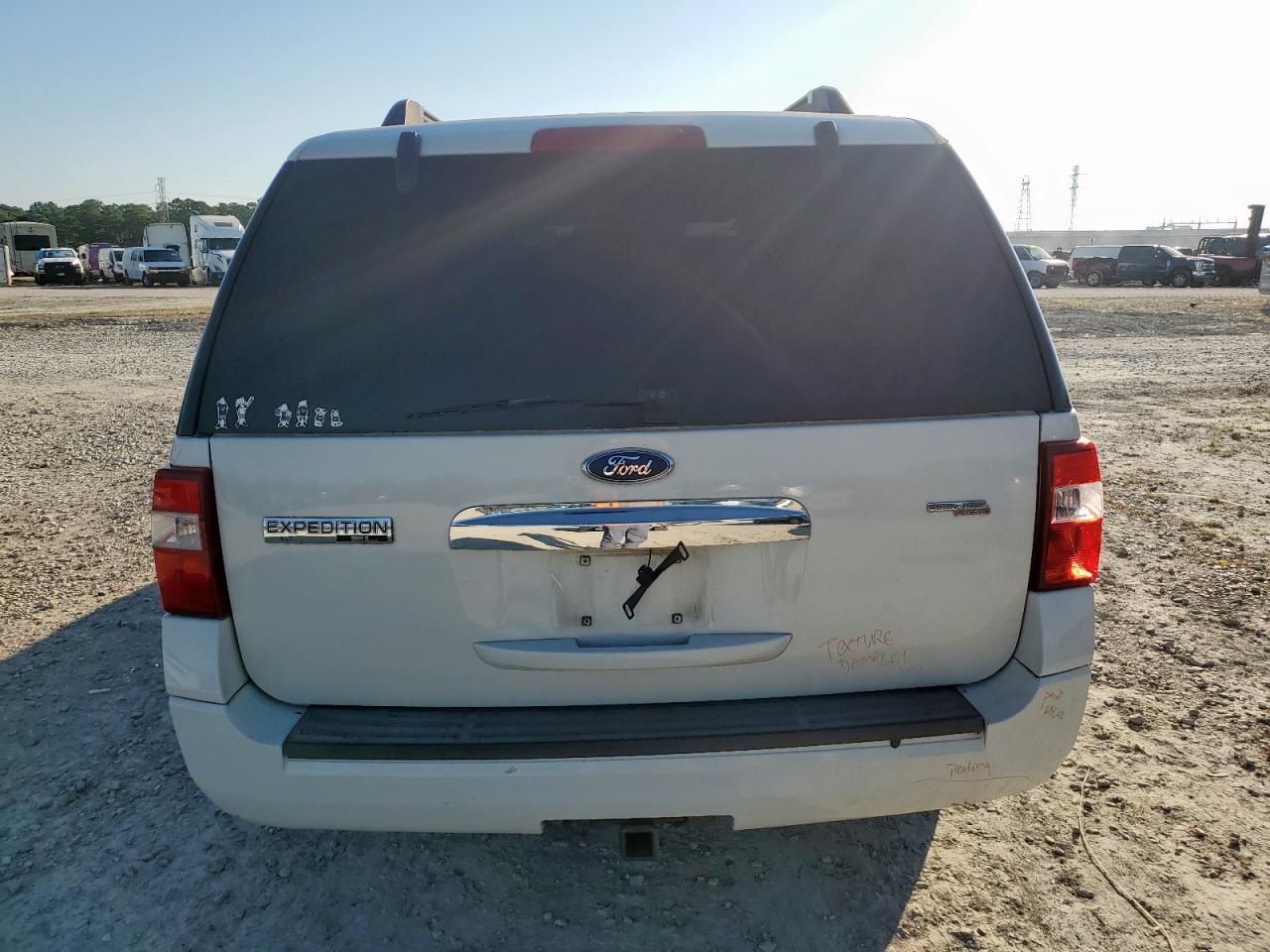 2008 Ford Expedition El Xlt VIN: 1FMFK15568LA03960 Lot: 84729515