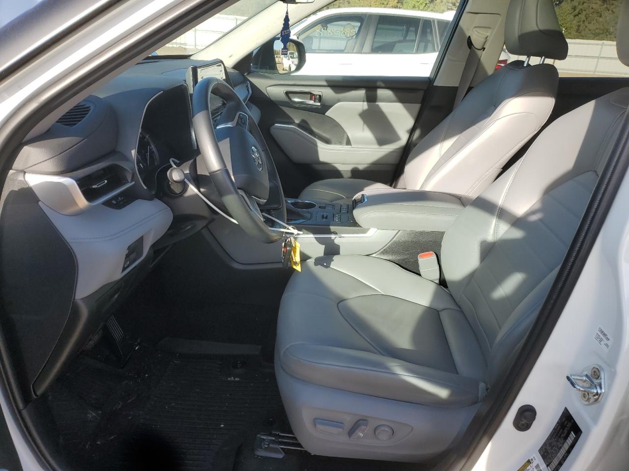 2022 Toyota Highlander Xle VIN: 5TDGZRBH1NS243672 Lot: 87210815