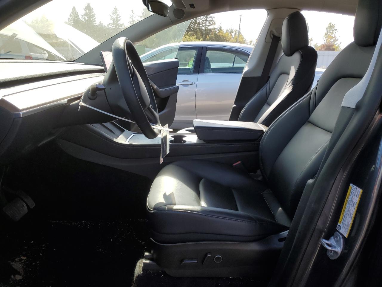 2021 Tesla Model Y VIN: 5YJYGAEE0MF187904 Lot: 84757105