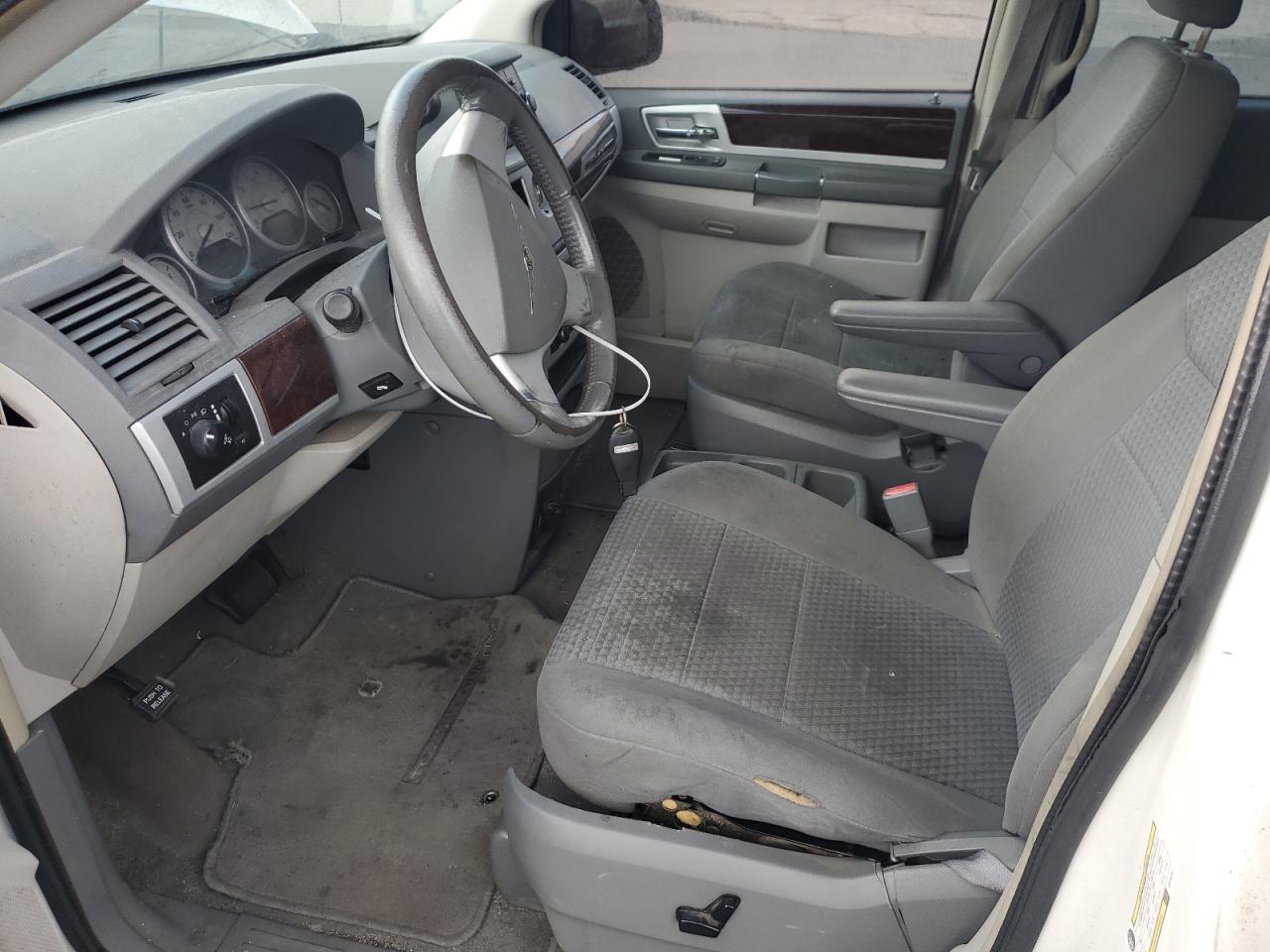 2010 Chrysler Town & Country Touring VIN: 2A4RR5D18AR229010 Lot: 86647815