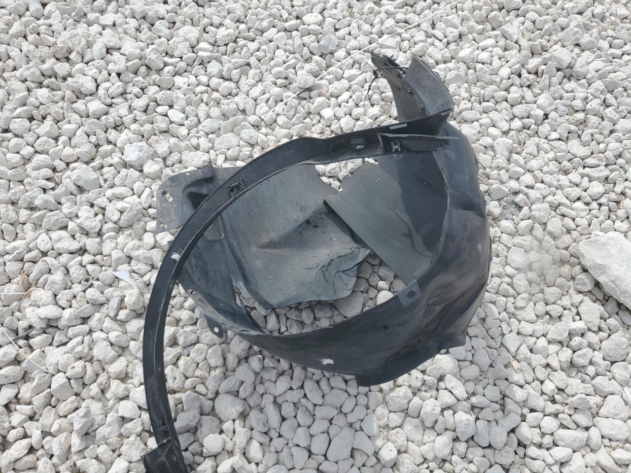 2018 Ford Escape Titanium VIN: 1FMCU0J92JUA41573 Lot: 82561805