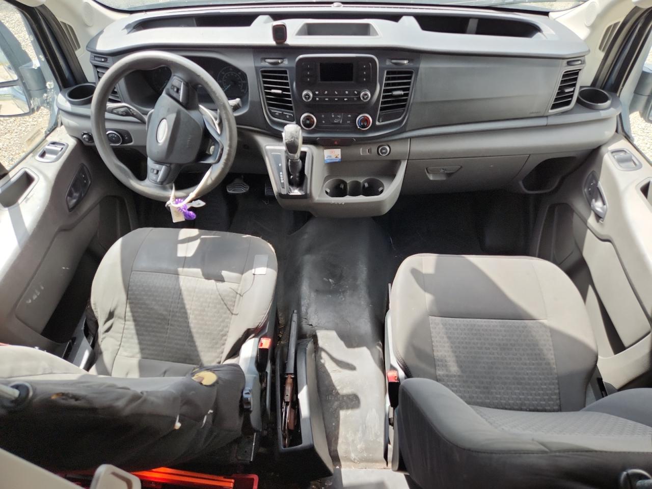 Фото: 1FTBR3X83LKB27653