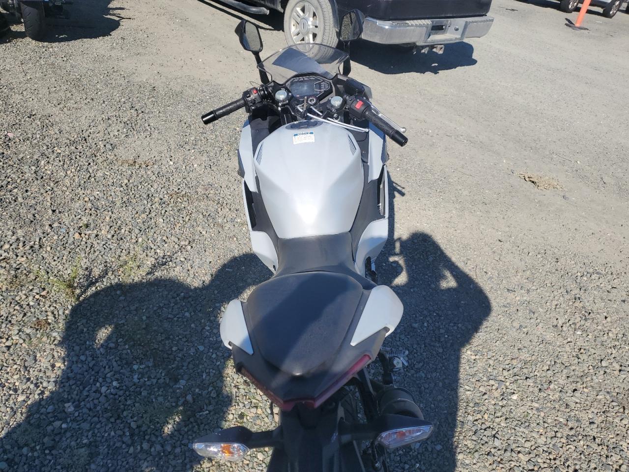 2025 Kawasaki Ex500 VIN: ML5EXGG14SDA52233 Lot: 82781295