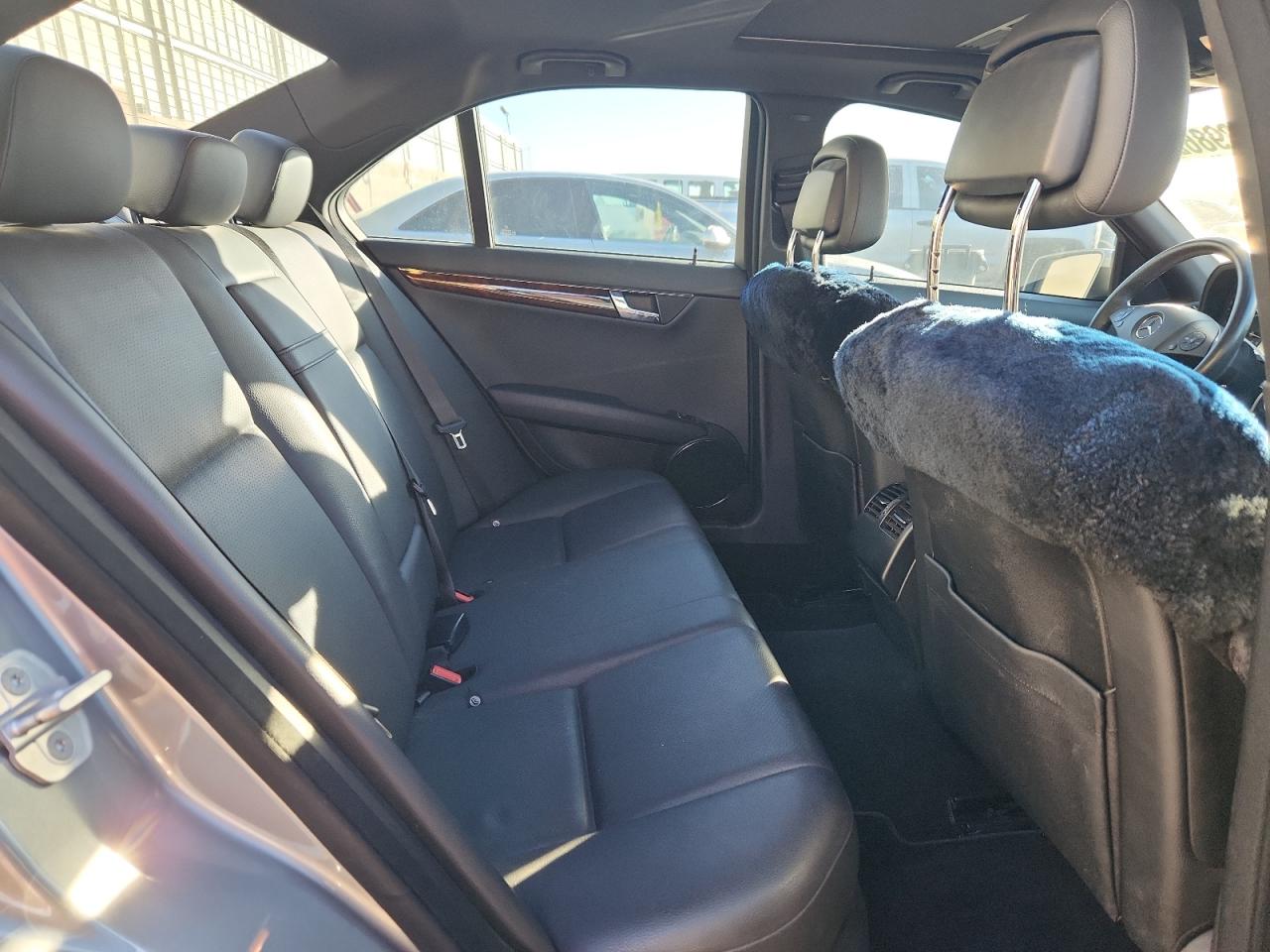 2010 Mercedes-Benz C 350 VIN: WDDGF5GB4AR087986 Lot: 89862135