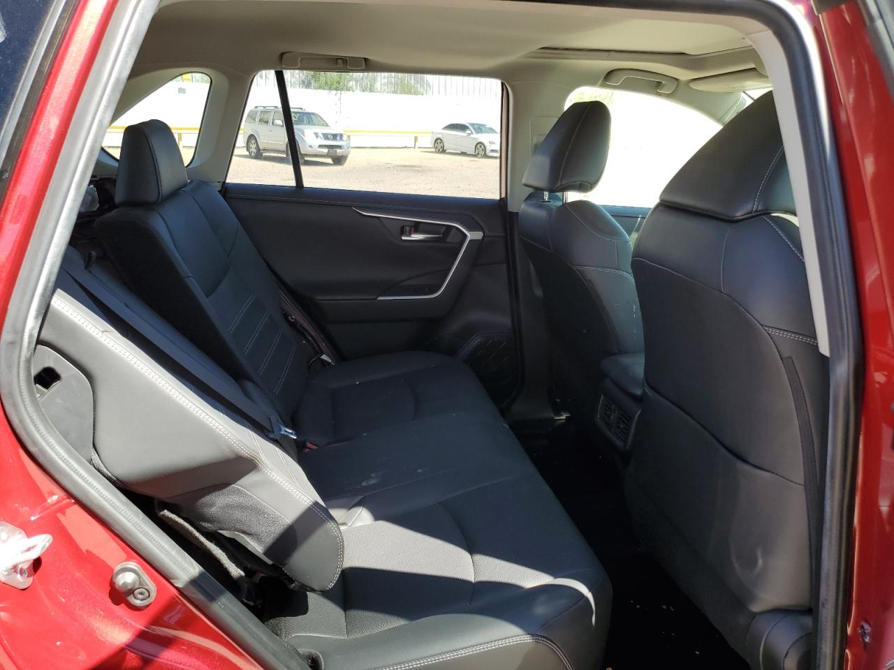 2019 Toyota Rav4 Limited VIN: JTMN1RFV2KJ010147 Lot: 81854895