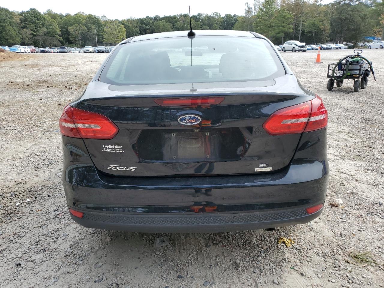 2018 Ford Focus Se VIN: 1FADP3FE3JL202161 Lot: 82423105