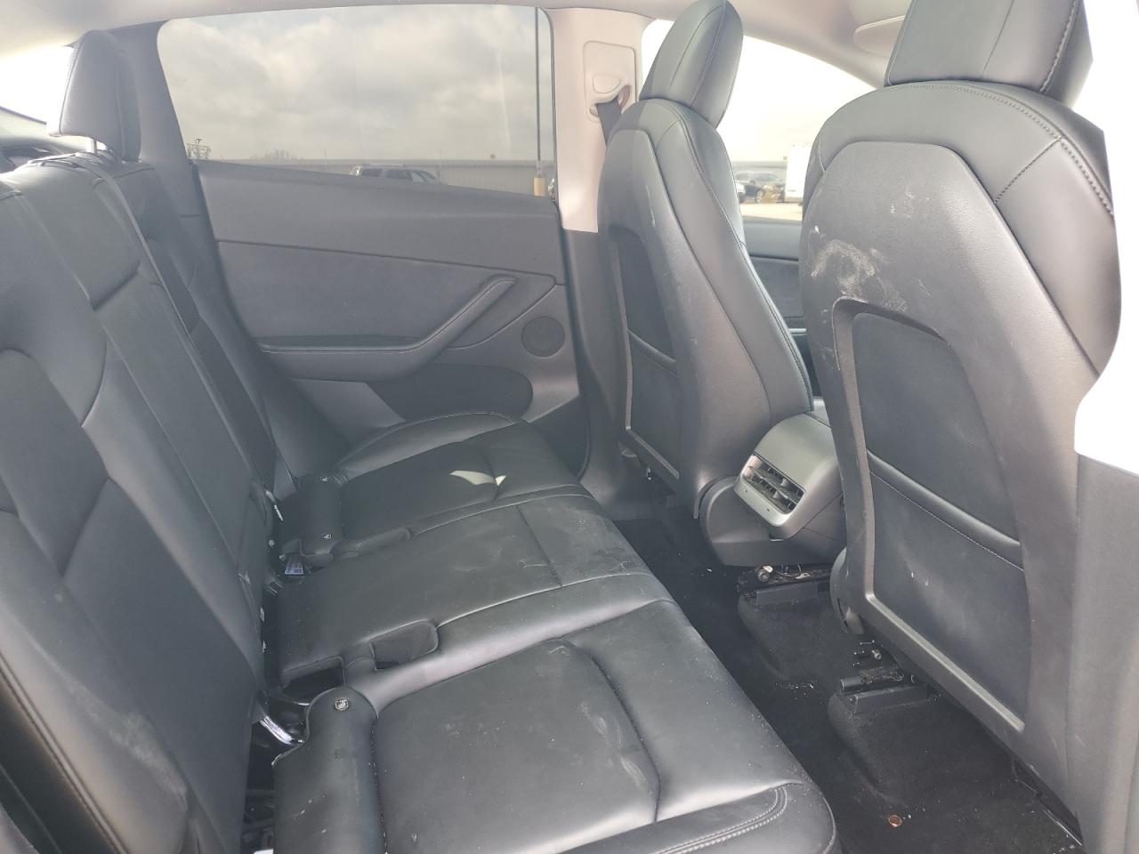 2021 Tesla Model Y VIN: 5YJYGDEF4MF212099 Lot: 86132225