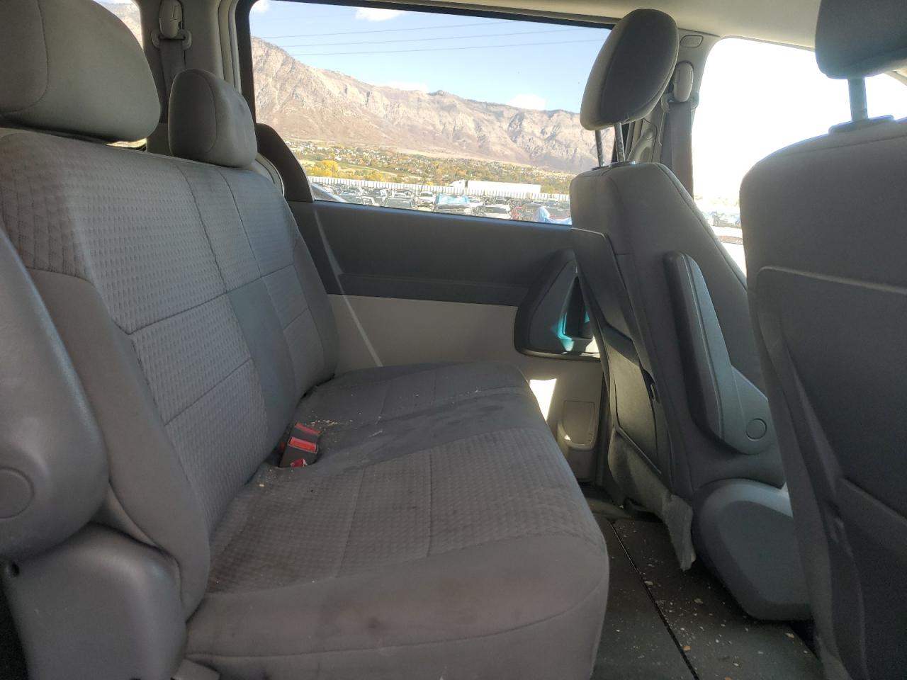 2008 Chrysler Town & Country Lx VIN: 2A8HR44H08R672554 Lot: 90332455