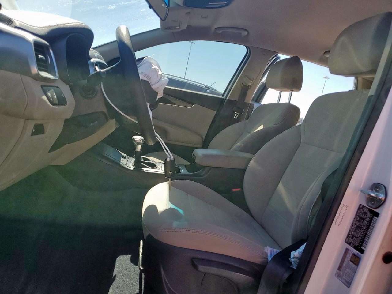 2020 Kia Sorento L VIN: 5XYPG4A32LG672795 Lot: 85304185