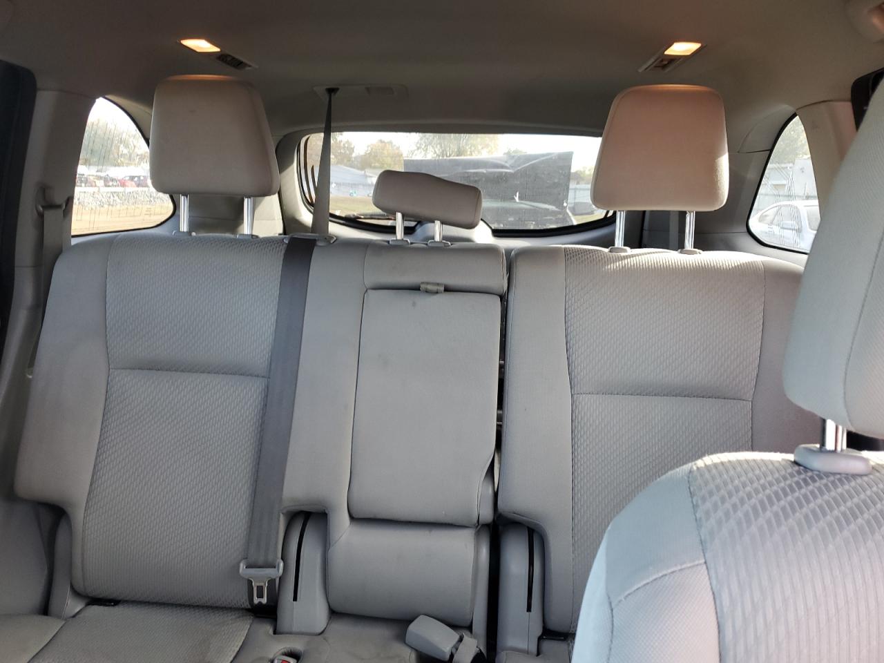 1999 Chevrolet Suburban K1500 VIN: 3GNFK16R1XG235858 Lot: 89655545