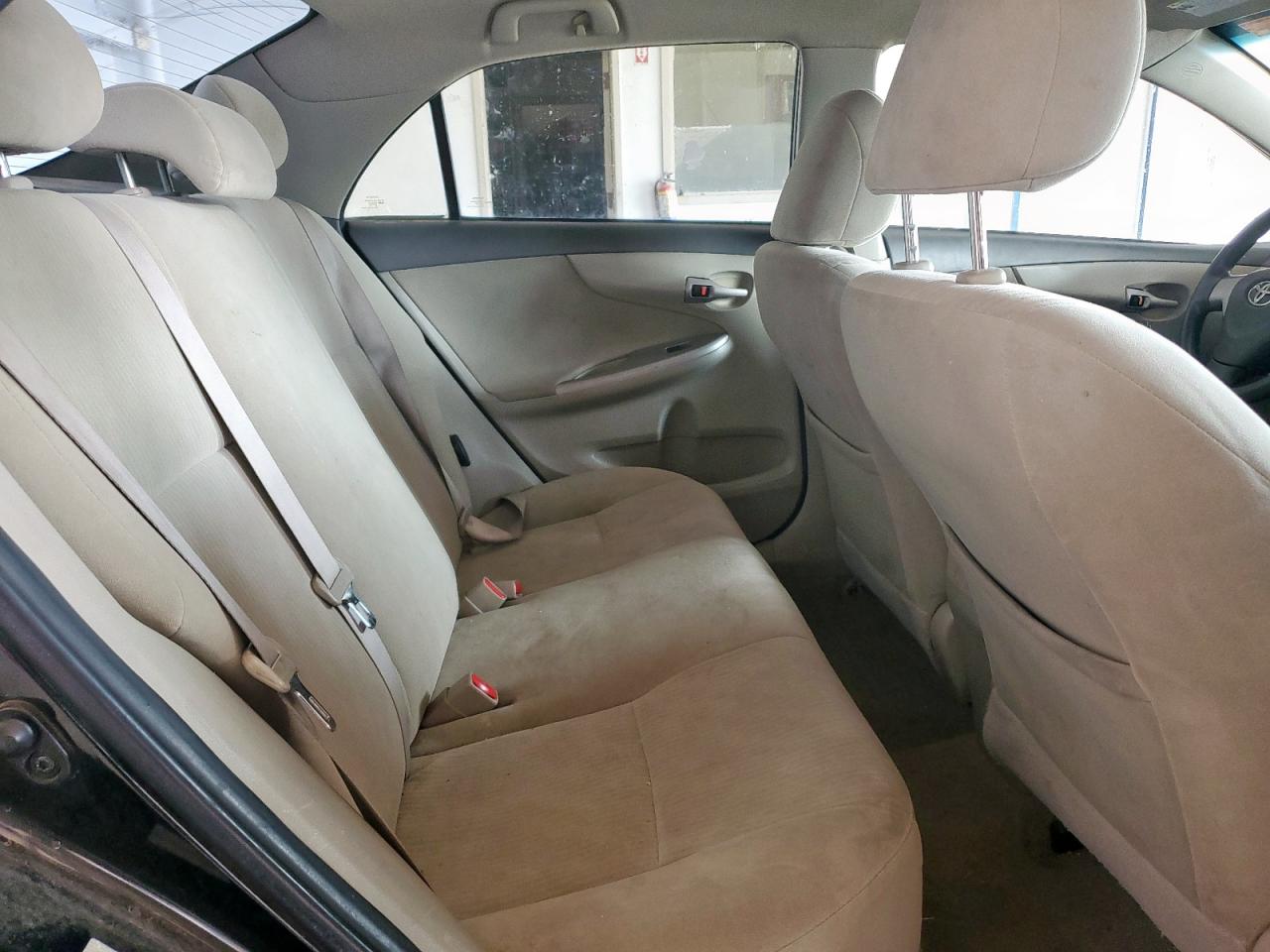 2010 Toyota Corolla Base VIN: 1NXBU4EE8AZ245059 Lot: 81962385