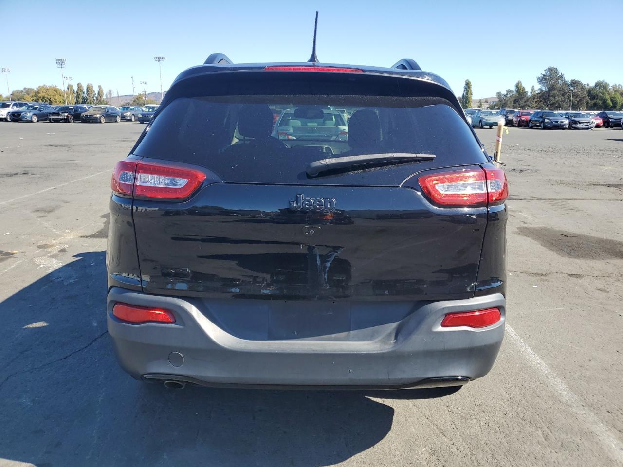 2018 Jeep Cherokee Latitude VIN: 1C4PJMCB4JD543510 Lot: 82259185