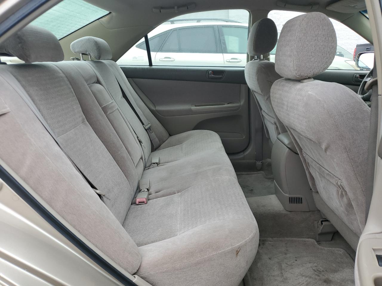 2004 Toyota Camry Le VIN: JTDBE32K540245988 Lot: 85377585