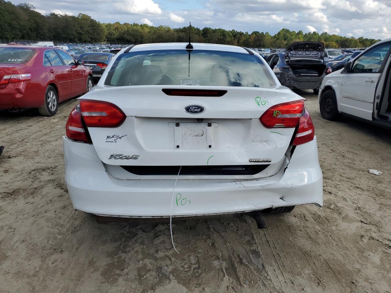 2015 Ford Focus Se VIN: 1FADP3F21FL243515 Lot: 85840865