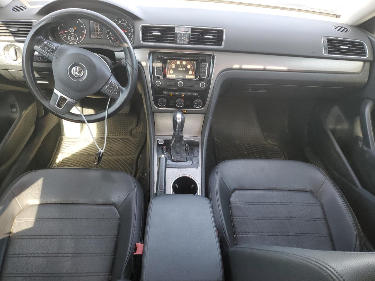 2015 Volkswagen Passat Se VIN: 1VWBT7A30FC011800 Lot: 85328385