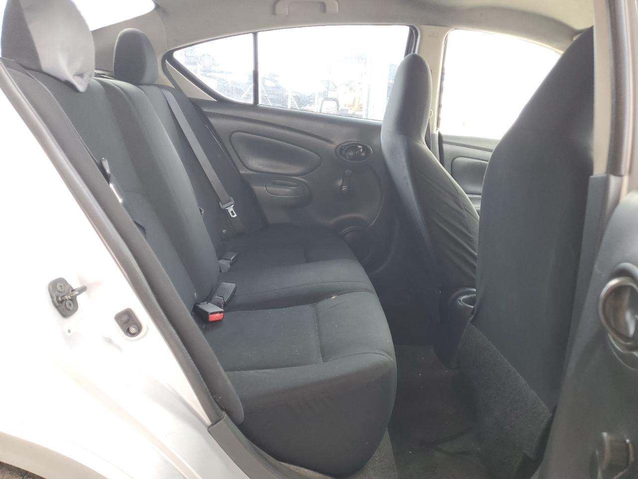 2015 Nissan Versa S VIN: 3N1CN7AP8FL844997 Lot: 81836905