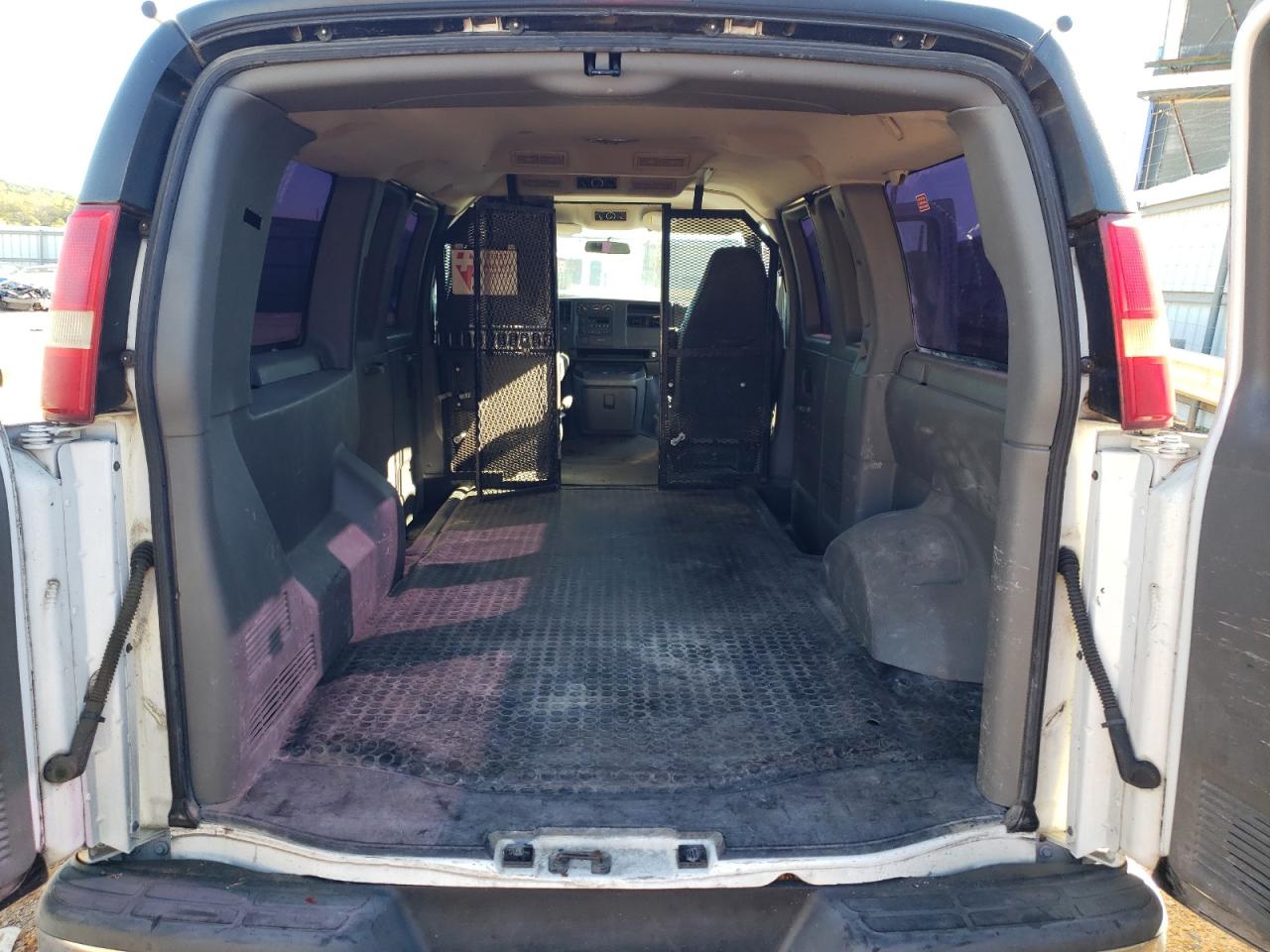 2006 Chevrolet Express G1500 VIN: 1GBFG15T061194227 Lot: 85080825