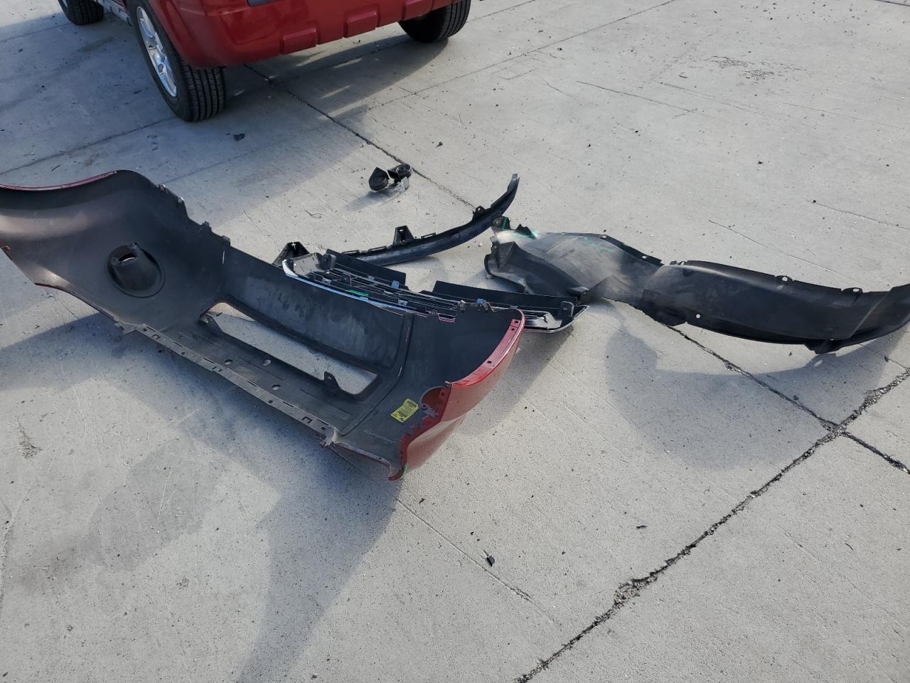 2011 Ford Escape Limited VIN: 1FMCU9EG9BKC19005 Lot: 82255165