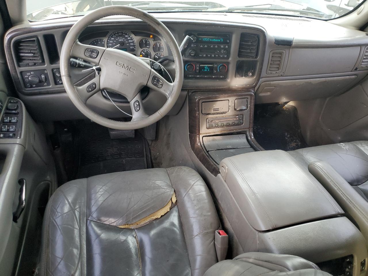 2004 GMC Yukon Denali VIN: 1GKEK63U64J313351 Lot: 82255735