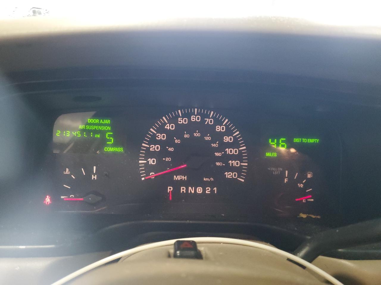 2001 Lincoln Town Car Cartier VIN: 1LNHM83W21Y722946 Lot: 90493365