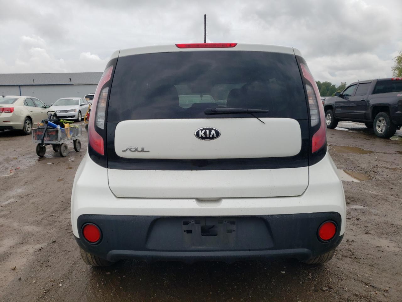 2018 Kia Soul VIN: KNDJN2A2XJ7605461 Lot: 85555075