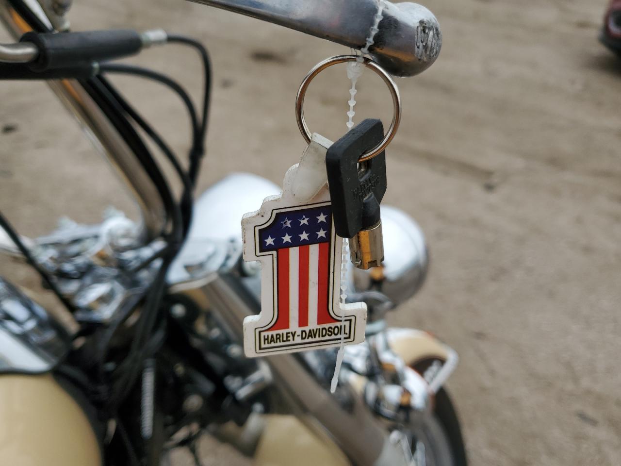 2014 Harley-Davidson Flstc Heritage Softail Classic VIN: 1HD1BWV12EB034020 Lot: 82748945