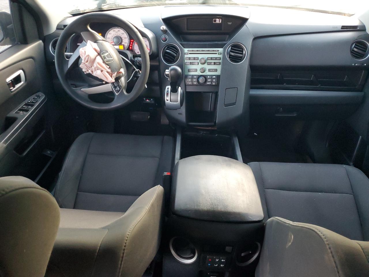 2011 Honda Pilot Lx VIN: 5FNYF4H25BB100405 Lot: 81937325