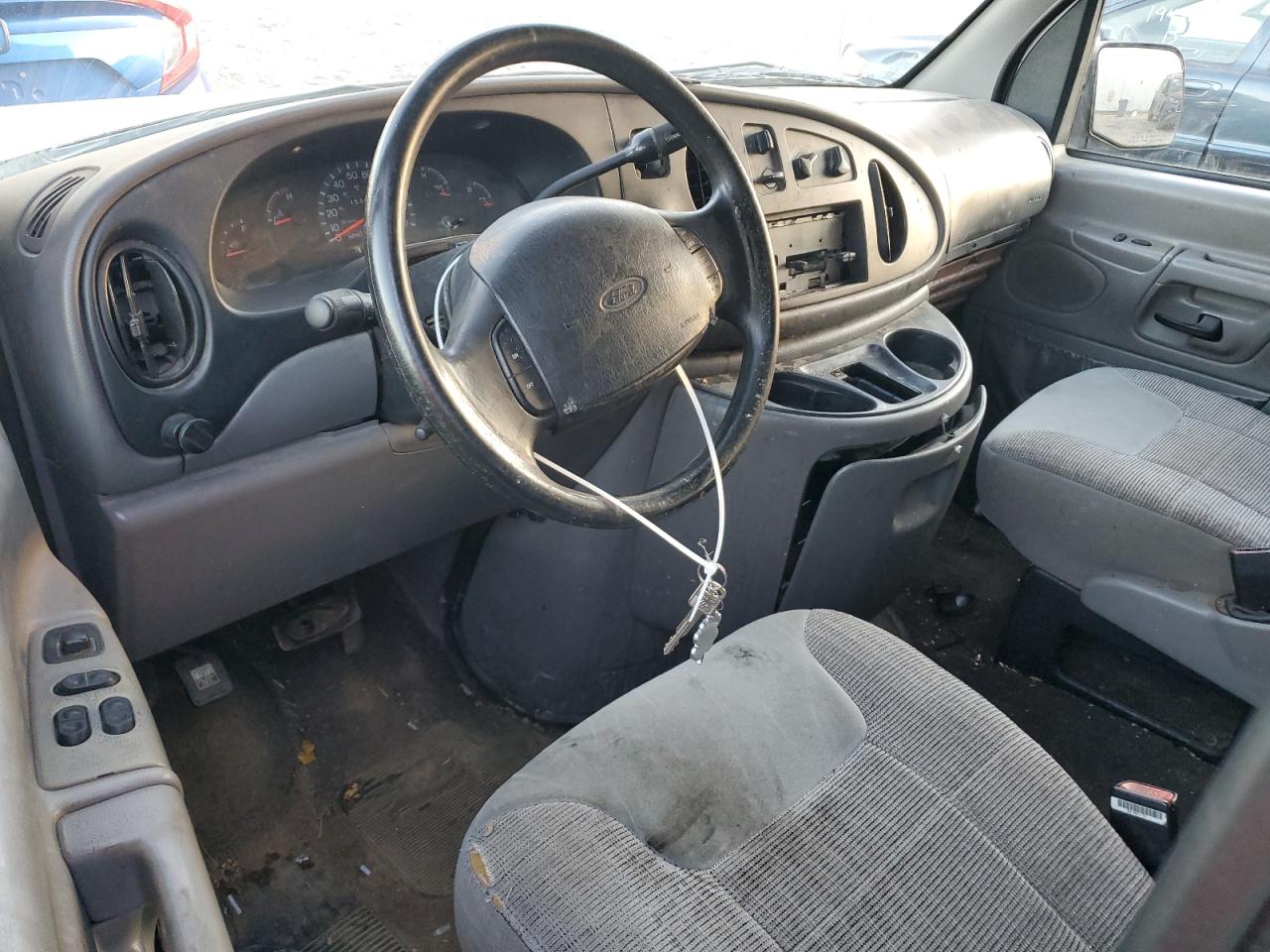 1998 Ford Econoline E350 Super Duty VIN: 1FBSS31S5WHB70678 Lot: 90042505