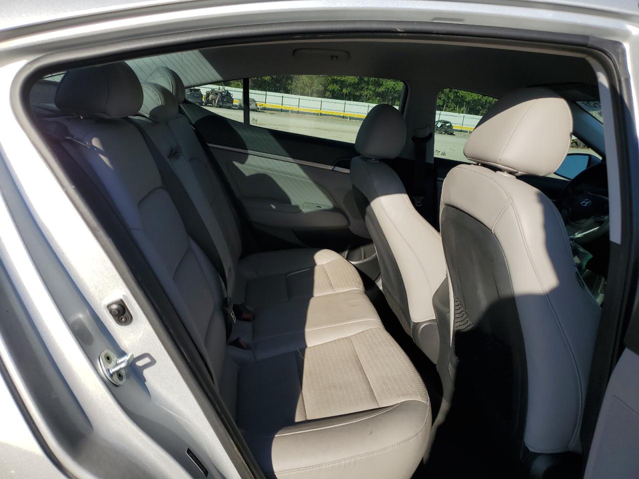 2017 Hyundai Elantra Se VIN: 5NPD84LF1HH074799 Lot: 86185475