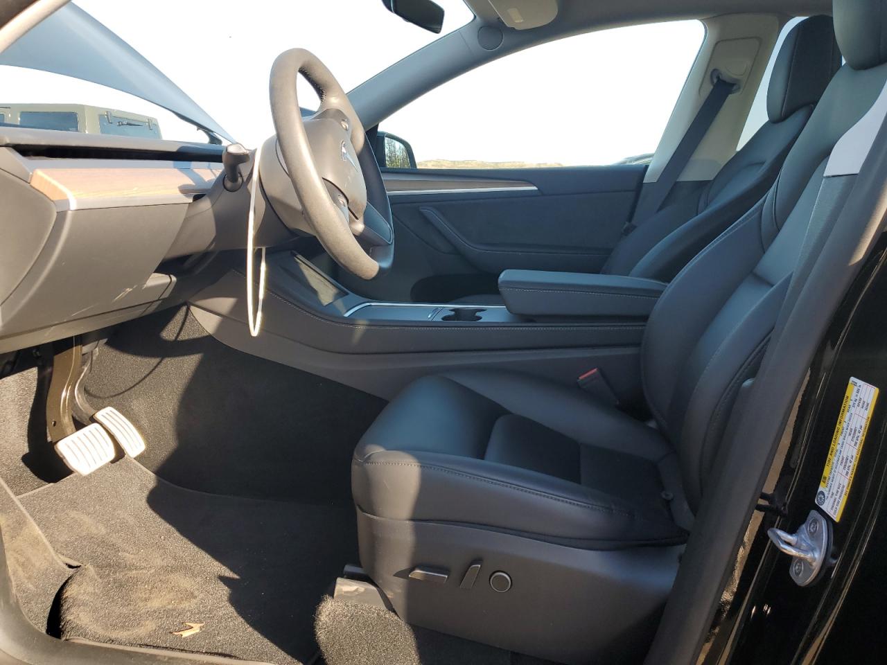 2024 Tesla Model Y VIN: 7SAYGDEF2RA272325 Lot: 80788545