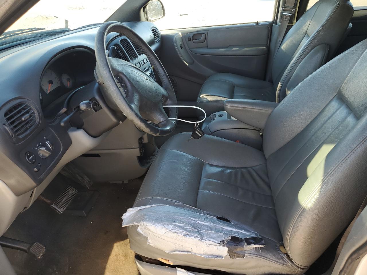 2005 Chrysler Town & Country Touring VIN: 2C4GP54L45R145325 Lot: 86888165