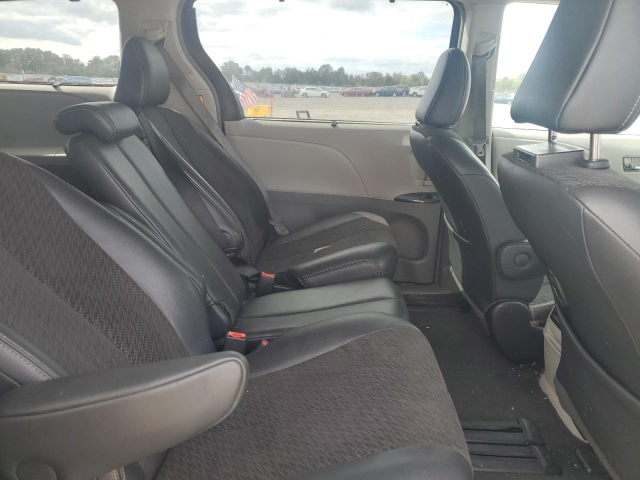 2011 Toyota Sienna Sport VIN: 5TDXK3DC2BS046394 Lot: 85347375