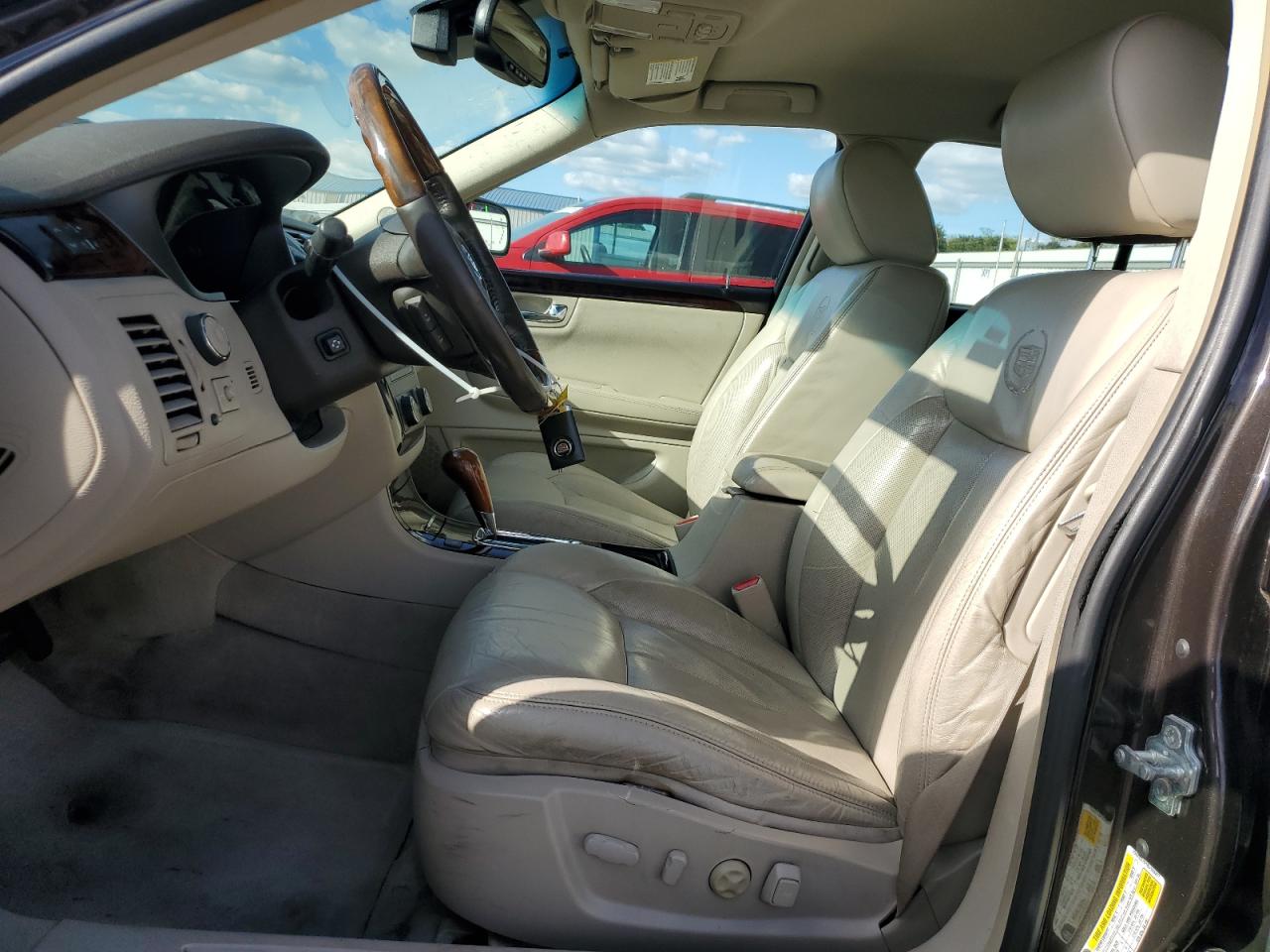 2008 Cadillac Dts VIN: 1G6KD57918U153377 Lot: 84911745