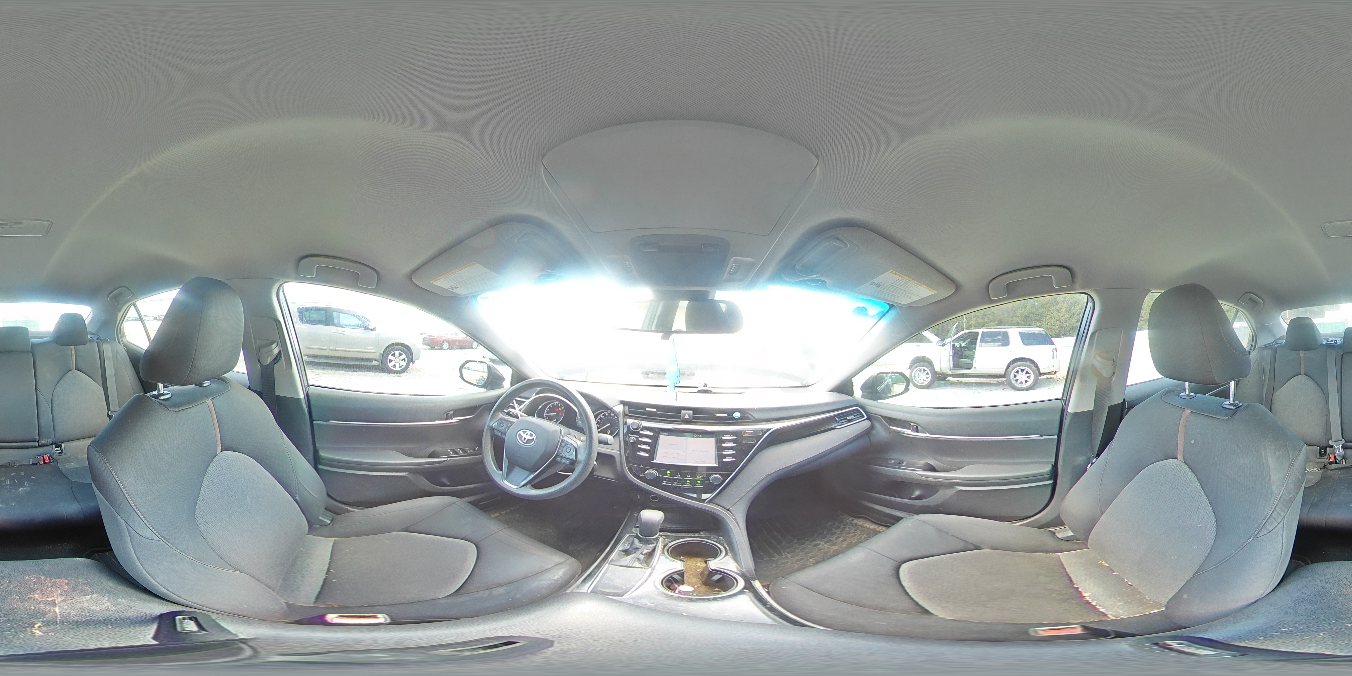 2018 Toyota Camry L VIN: 4T1B11HK4JU551779 Lot: 82240195