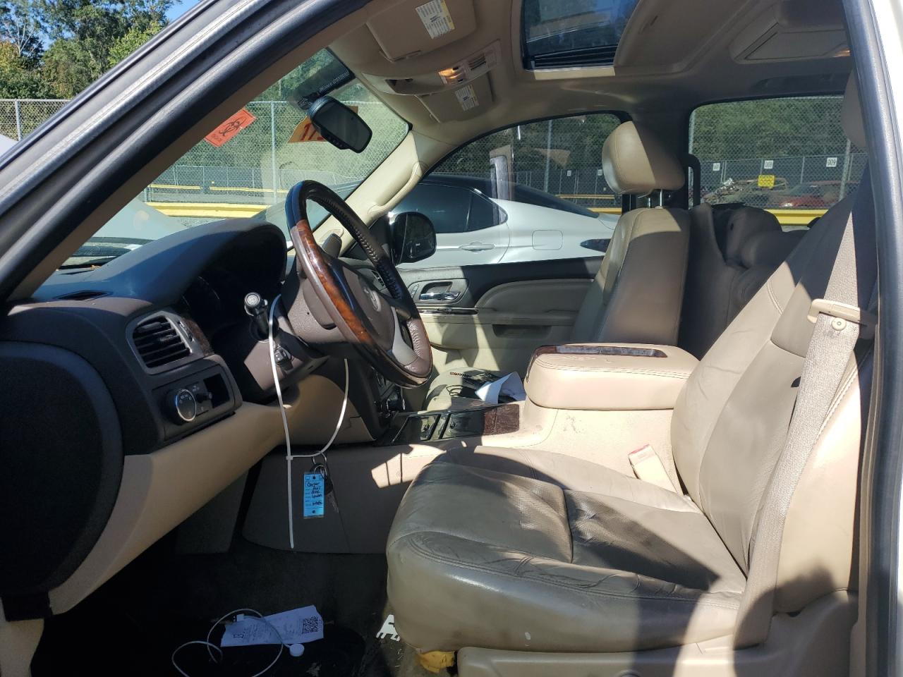 2011 GMC Yukon Denali VIN: 1GKS2EEFXBR172634 Lot: 84973155