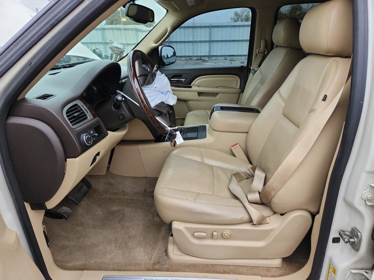 2014 GMC Yukon Xl Denali VIN: 1GKS2MEF0ER223363 Lot: 85368445