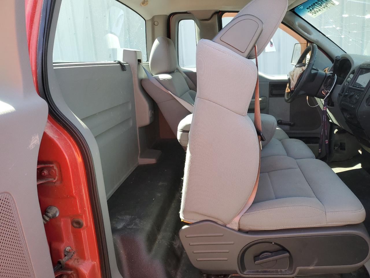 2006 Ford F150 VIN: 1FTRF12246NA38093 Lot: 84597255