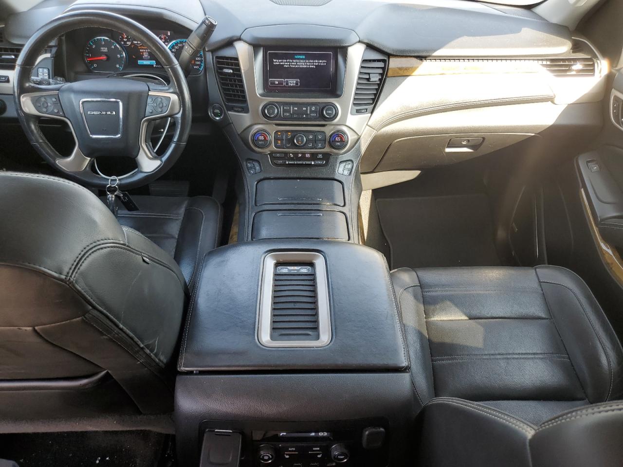 2017 GMC Yukon Xl Denali VIN: 1GKS1HKJ2HR307062 Lot: 89693685