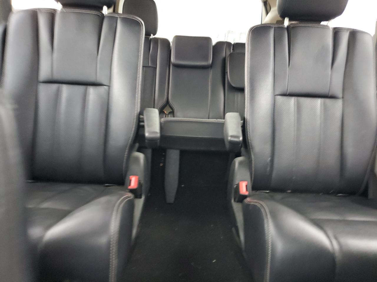 2014 Chrysler Town & Country Touring L VIN: 2C4RC1CG4ER179945 Lot: 82401035