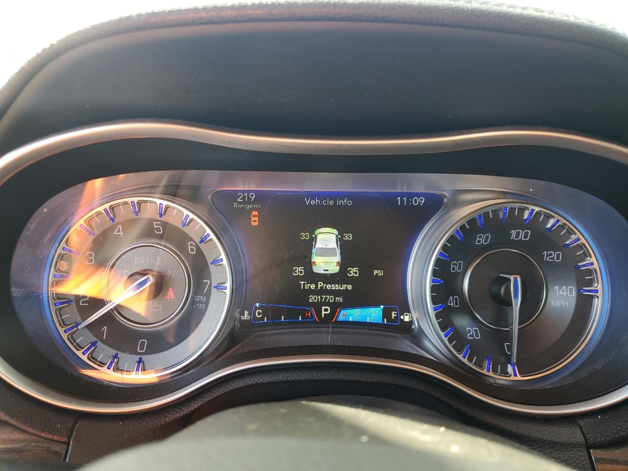 2017 Chrysler 300 Limited VIN: 2C3CCARGXHH610364 Lot: 90633875