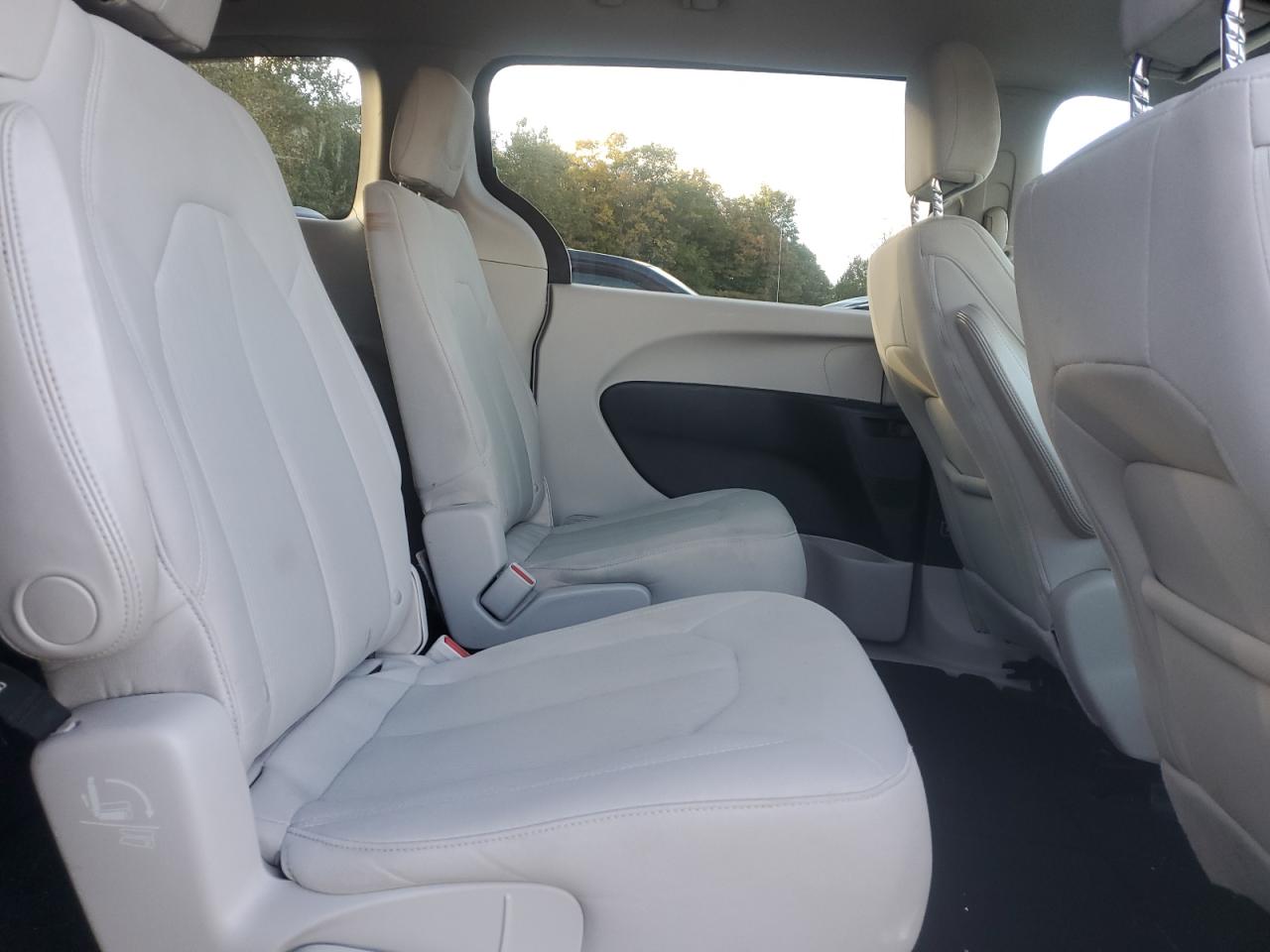 2017 Chrysler Pacifica Lx VIN: 2C4RC1CG2HR657784 Lot: 82326805