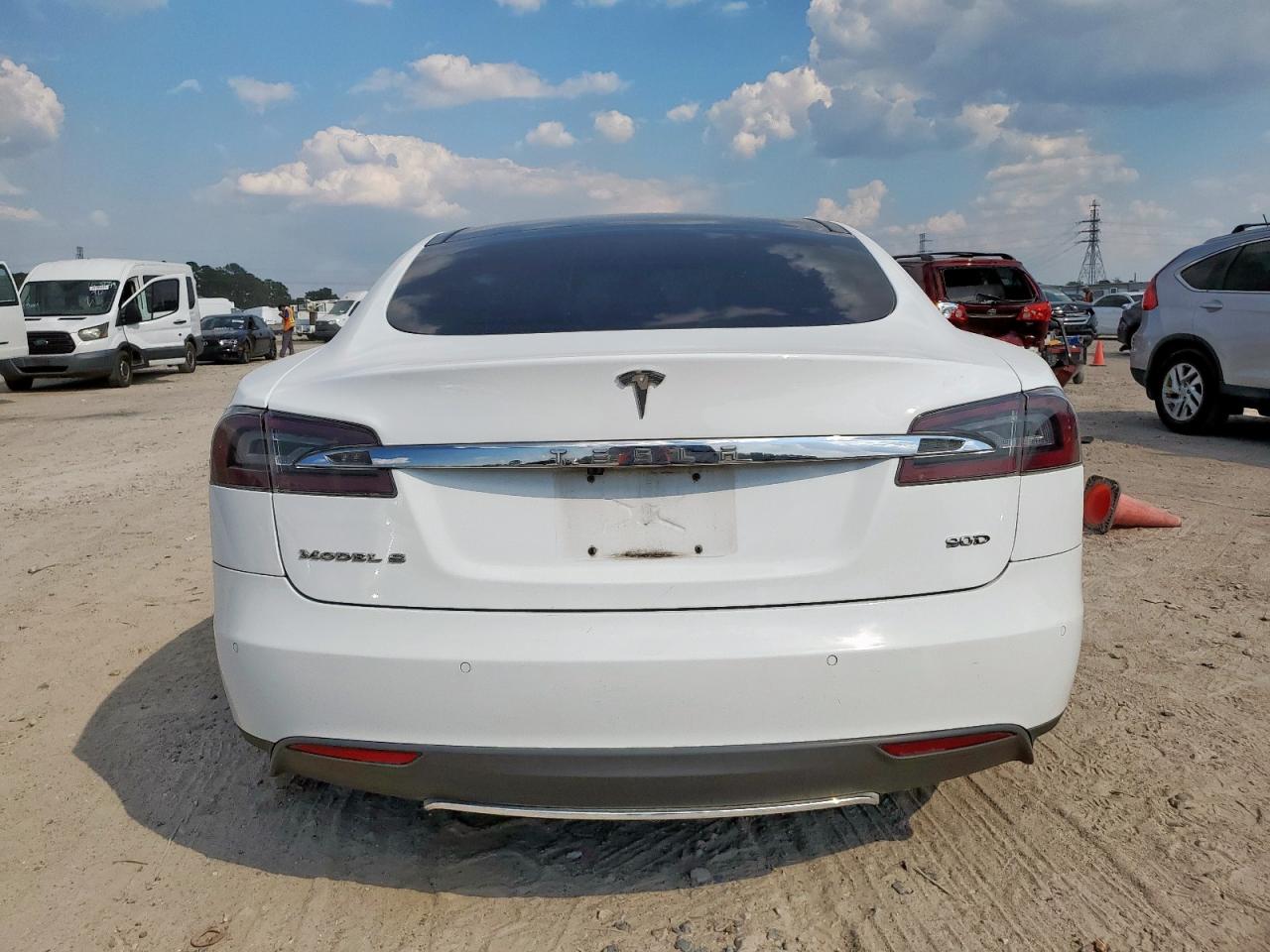 2016 Tesla Model S VIN: 5YJSA1E26GF123819 Lot: 84618055
