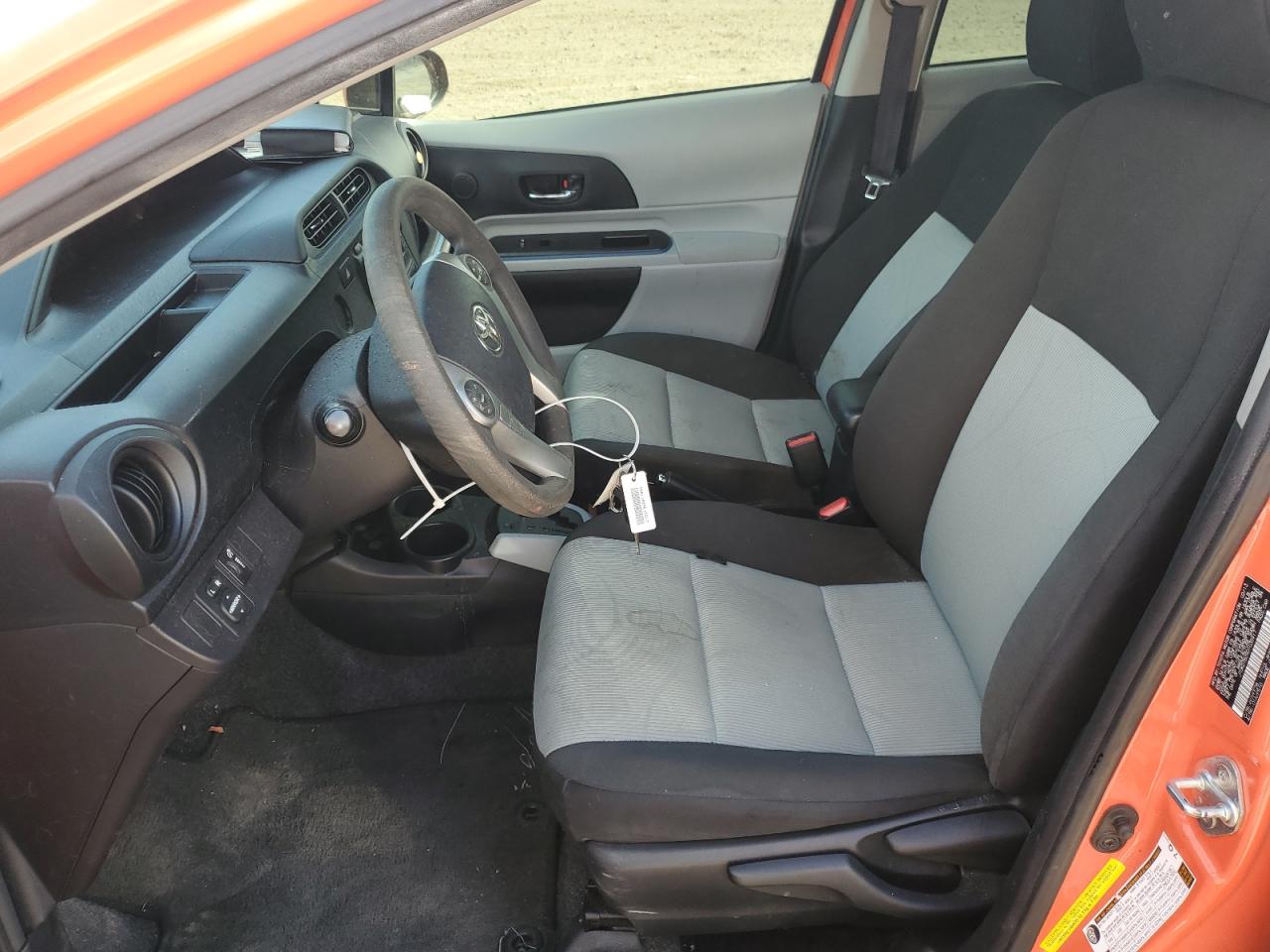 2013 Toyota Prius C VIN: JTDKDTB39D1035917 Lot: 90271445