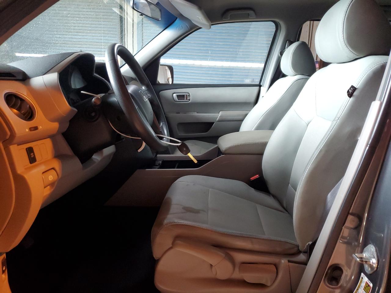 2010 Honda Pilot Lx VIN: 5FNYF3H21AB019331 Lot: 81974225