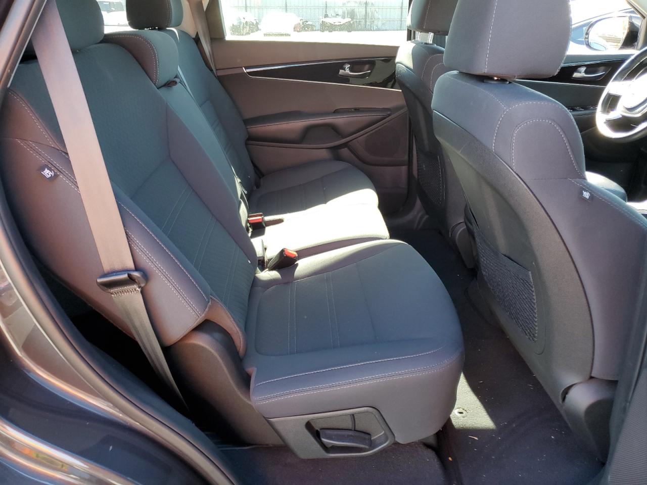 2019 Kia Sorento L VIN: 5XYPG4A38KG523936 Lot: 82195075