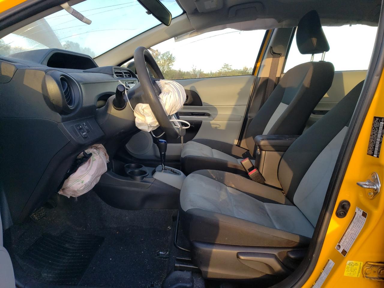 2014 Toyota Prius C VIN: JTDKDTB30E1069519 Lot: 82268235