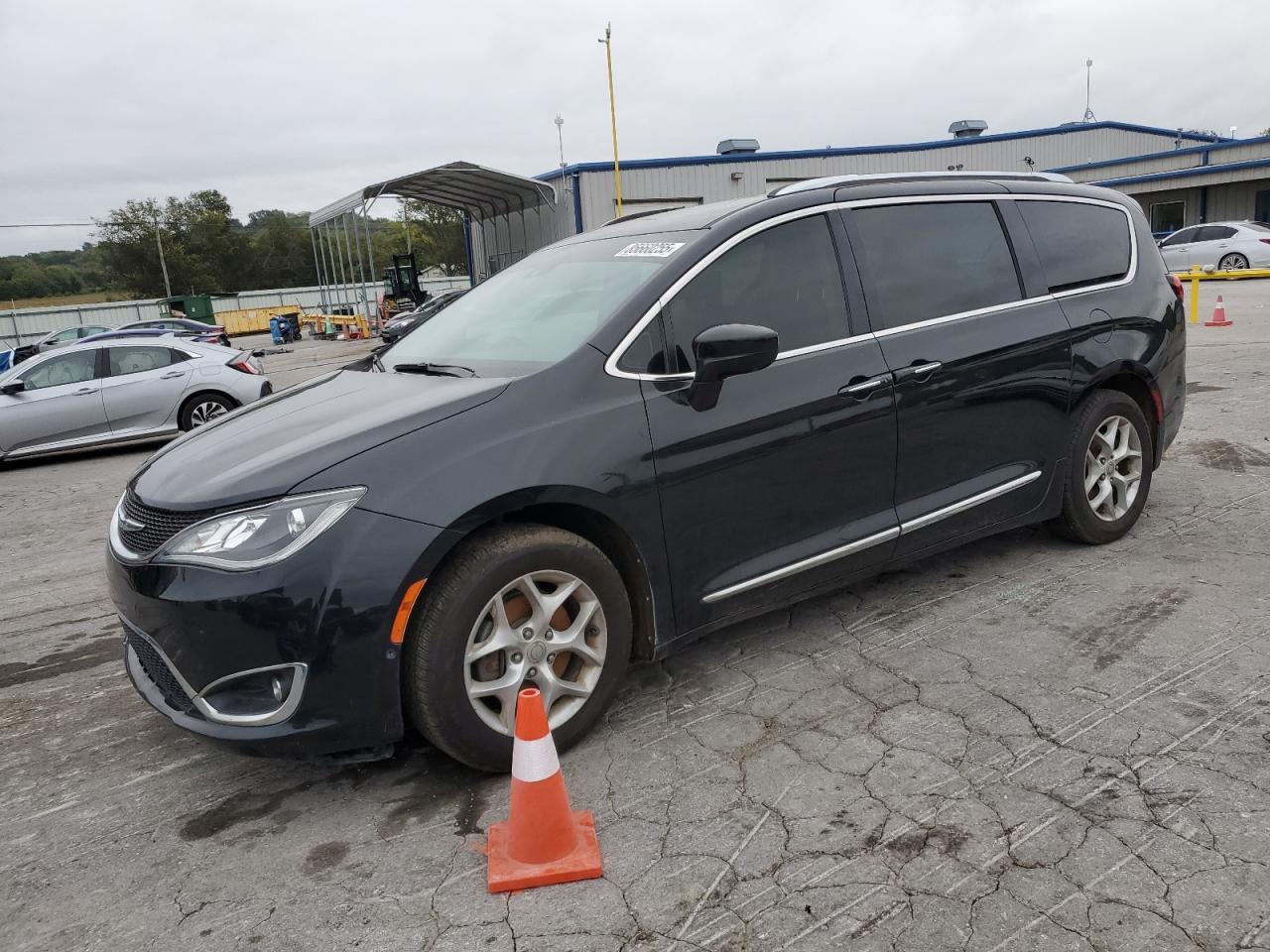 CHRYSLER PACIFICA 2017. Lot# 85660255. VIN 2C4RC1EG5HR643598. Photo 1