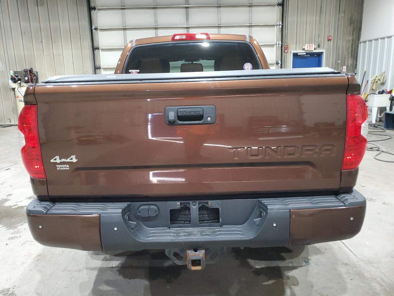 2017 Toyota Tundra Crewmax 1794 VIN: 5TFAY5F11HX652297 Lot: 84782505