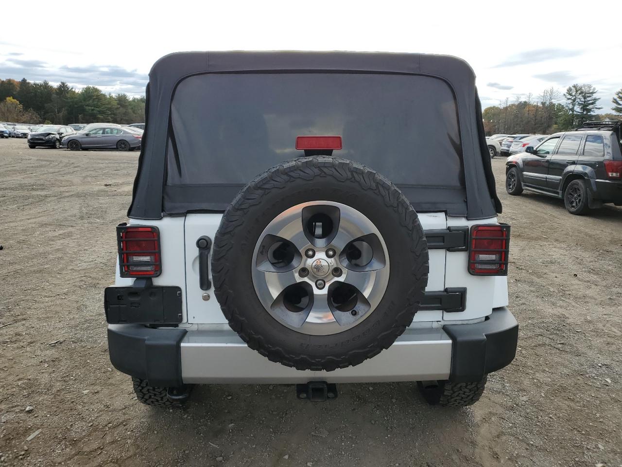 2016 Jeep Wrangler Unlimited Sahara VIN: 1C4BJWEG3GL339410 Lot: 90688005