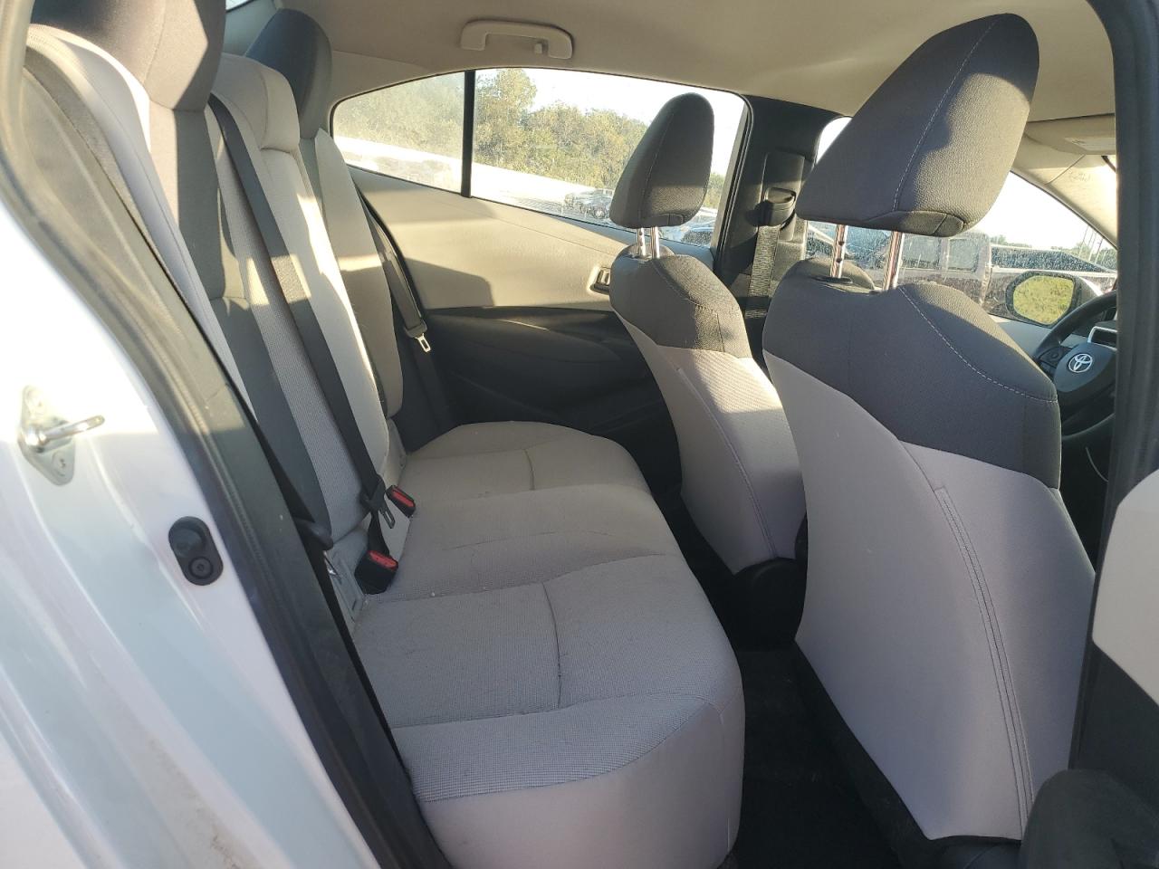 2022 Toyota Corolla Le VIN: JTDEPMAE2N3019187 Lot: 84966575